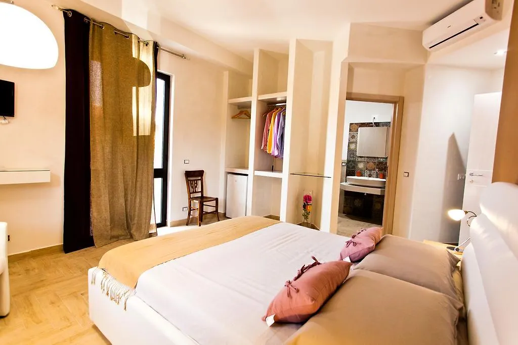 Bed & Breakfast B&B Shining Avola
