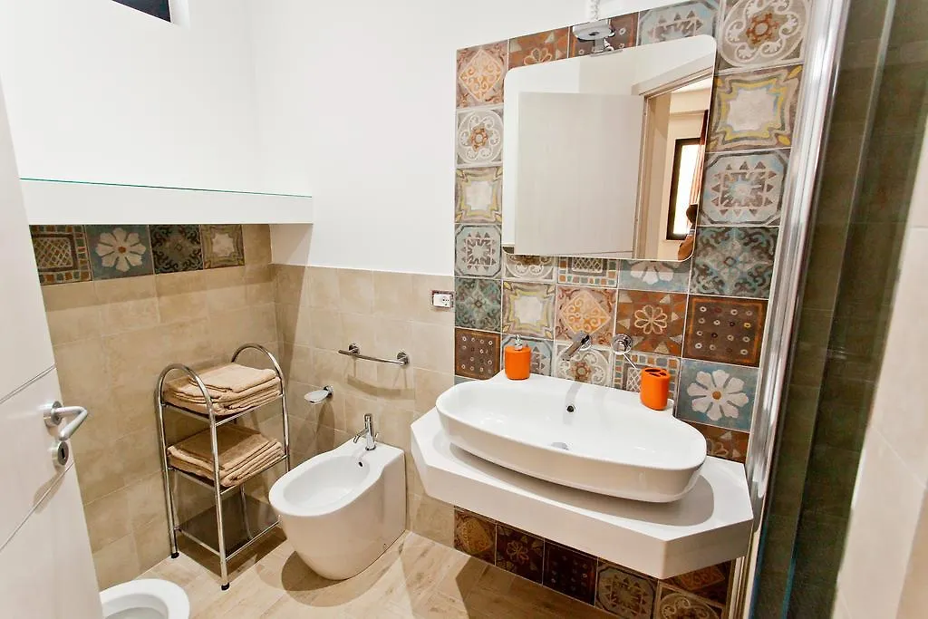 B&B Shining Avola 3*,