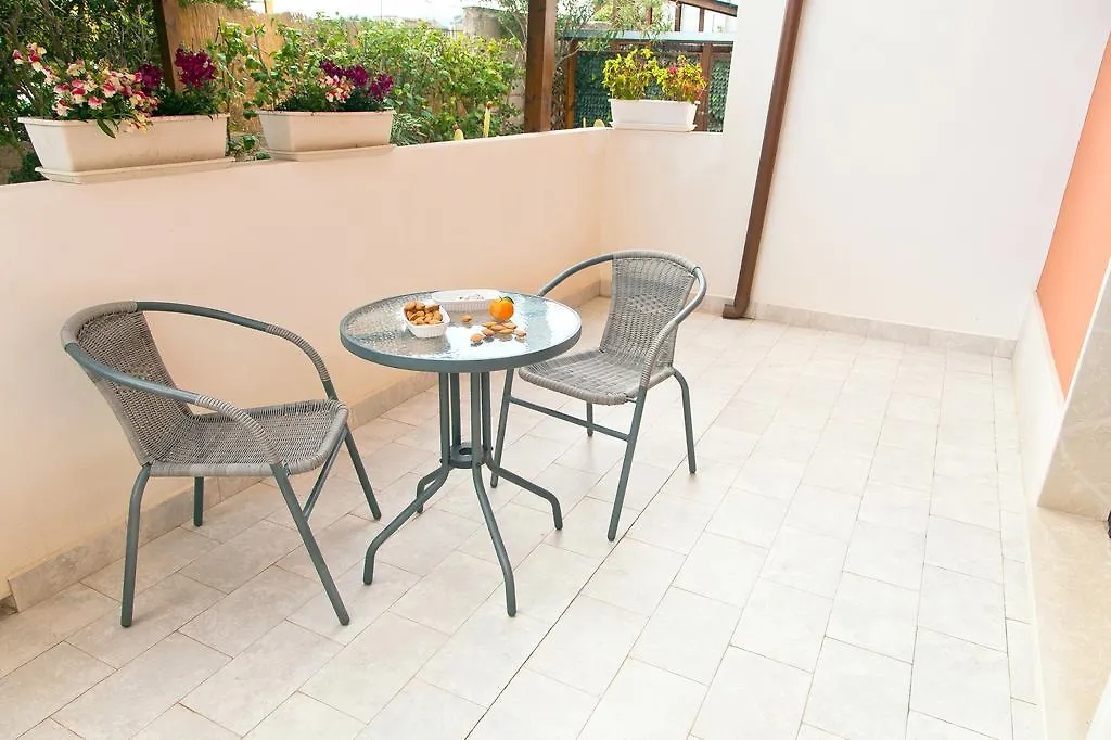 B&B Shining Avola
